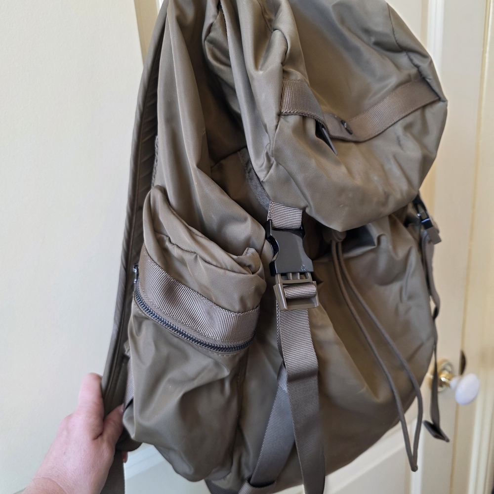 lululemon athletica Olive Backpack - Picture 2 of 4